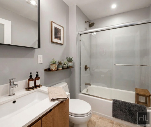 East 52 Street - Photo 1