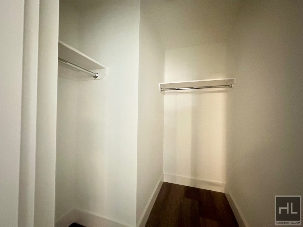 2nd Avenue - Photo 2