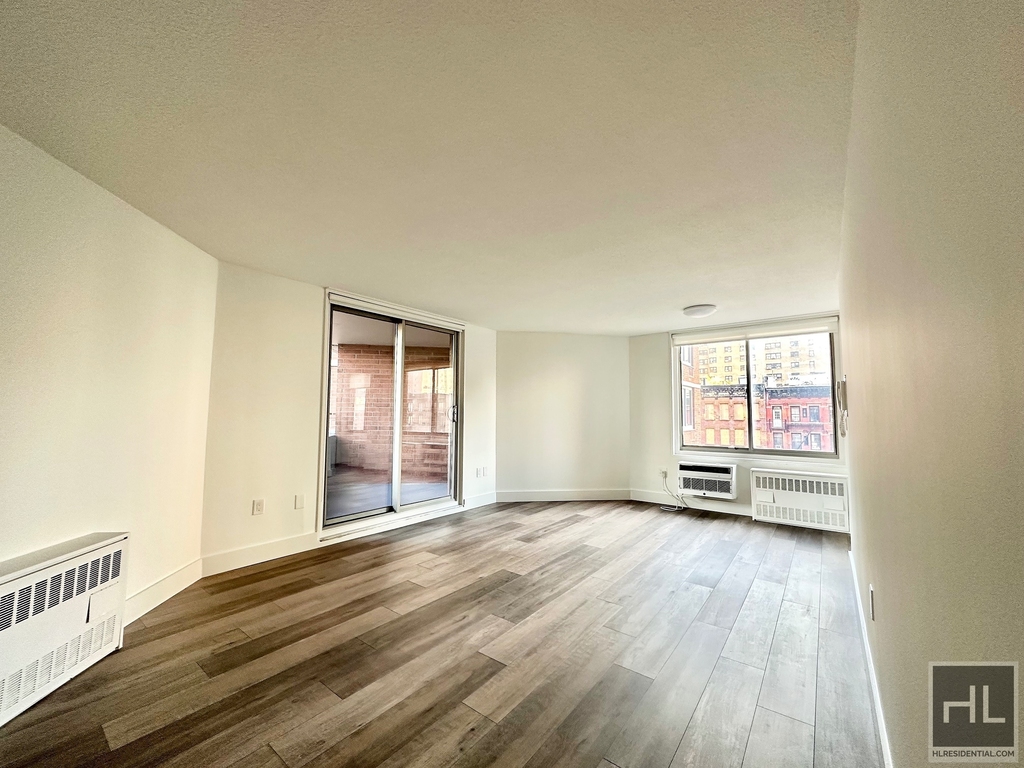 2nd Avenue - Photo 0