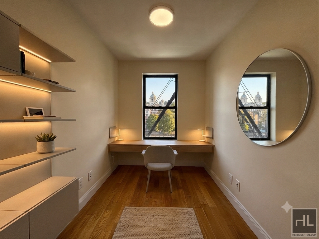 West 11 Street - Photo 3