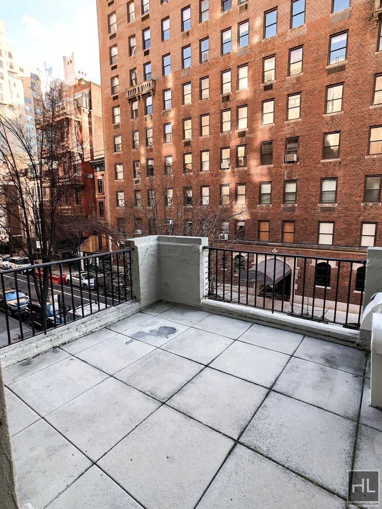 East 71 Street - Photo 5