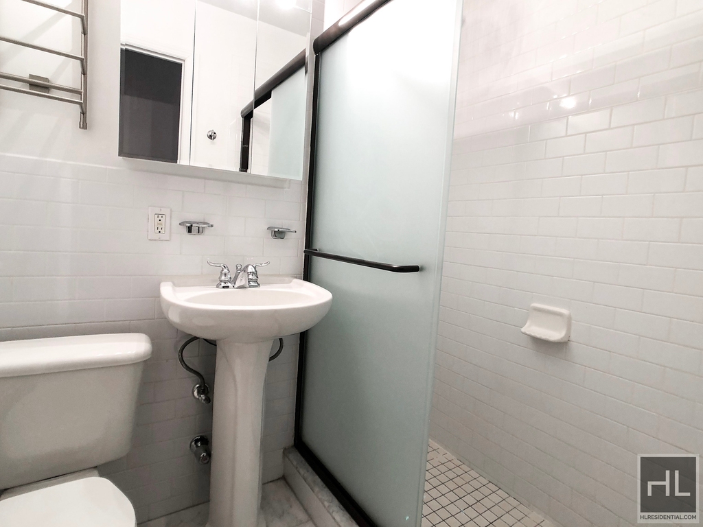 East 71 Street - Photo 8