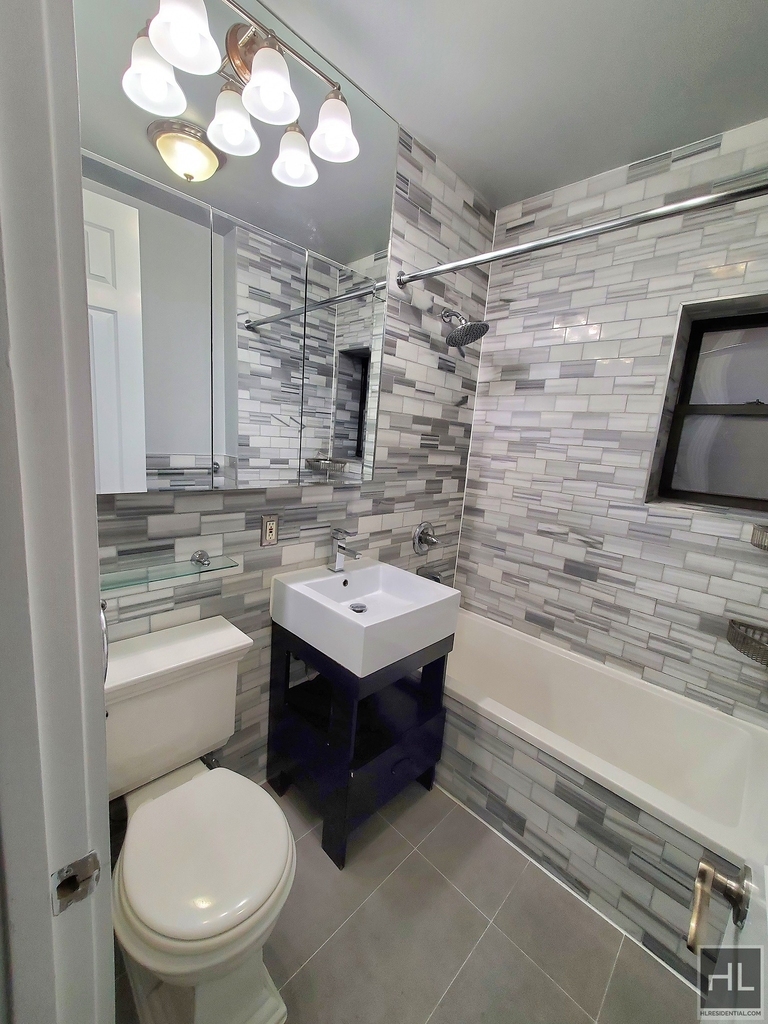 West 14 Street - Photo 6