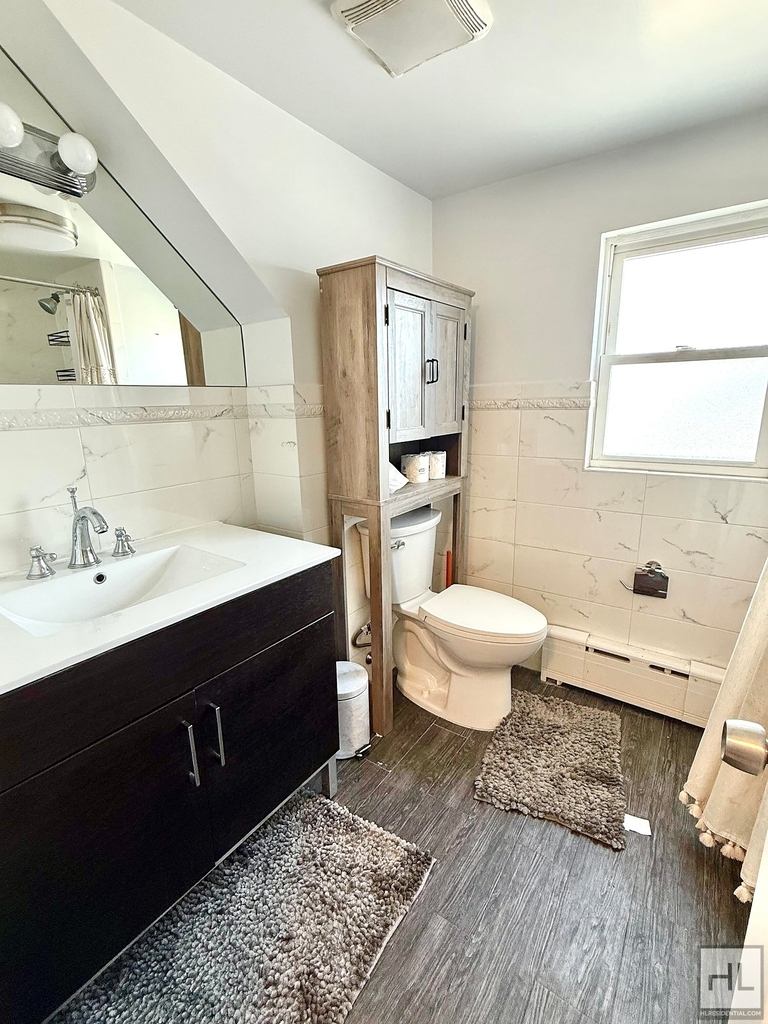 East Tremont Avenue - Photo 7