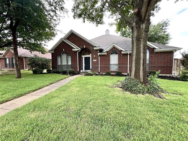 11413 Huntington Road - Photo 2