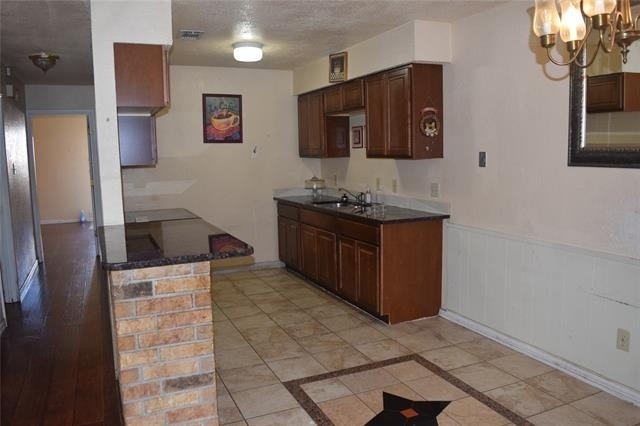 1806 Family Circle - Photo 7