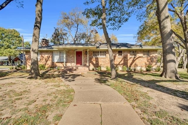 1122 W Main Street - Photo 0