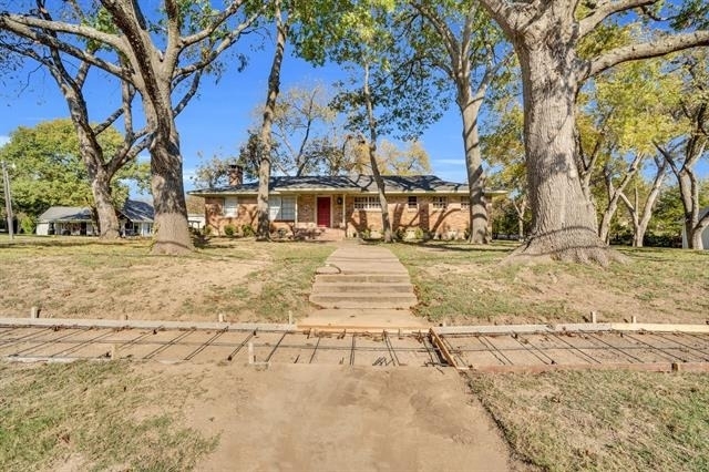 1122 W Main Street - Photo 1