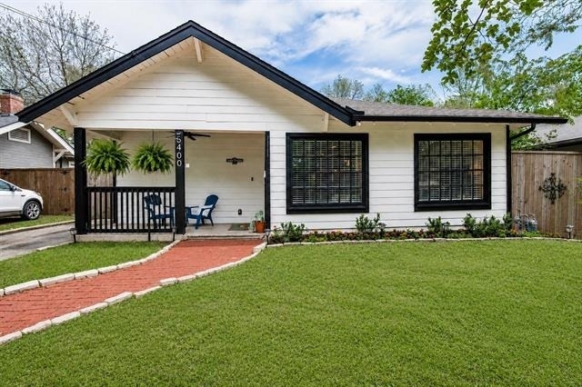 5400 Worth Street - Photo 0