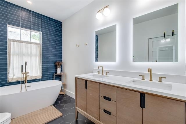 5400 Worth Street - Photo 10