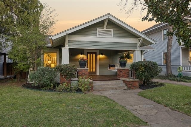 310 N Montclair Avenue - Photo 1