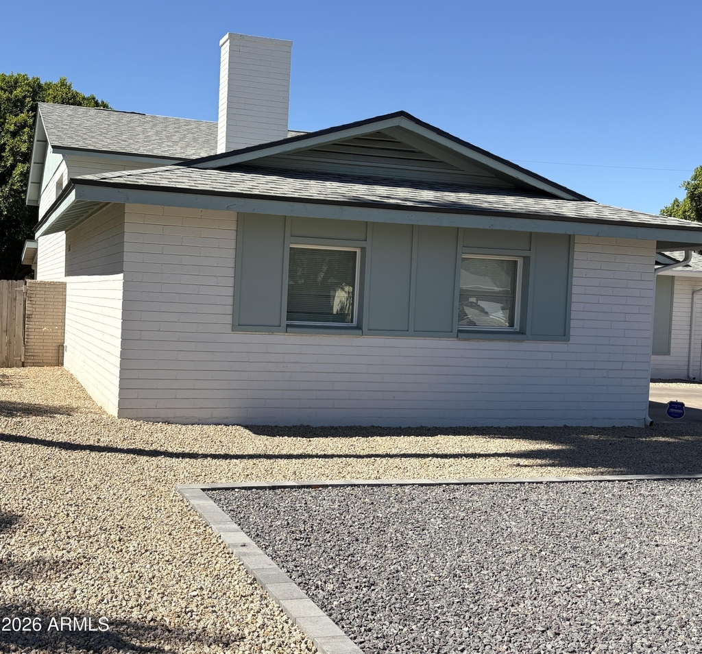 121 E Santa Cruz Drive - Photo 1