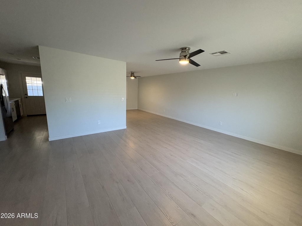 121 E Santa Cruz Drive - Photo 5
