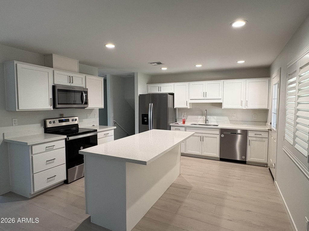 121 E Santa Cruz Drive - Photo 2