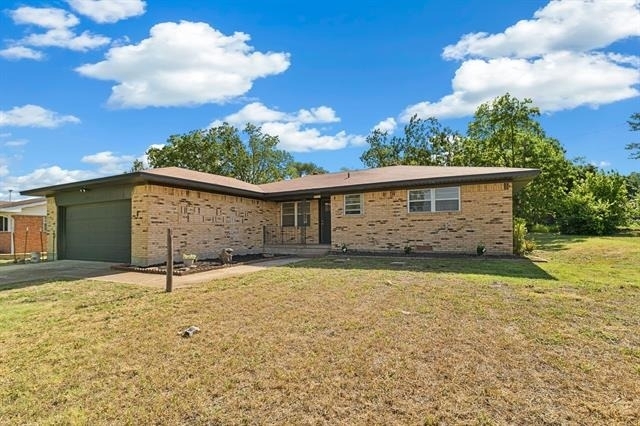 609 S Farmington Road - Photo 1