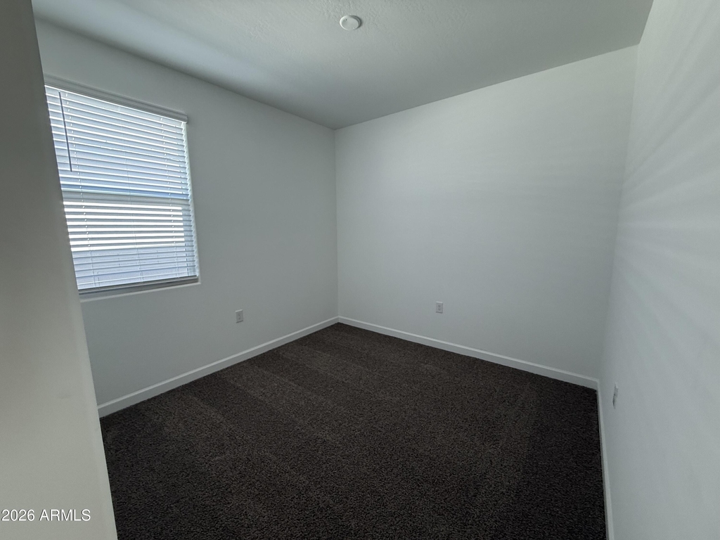 2474 W Sable Avenue - Photo 15