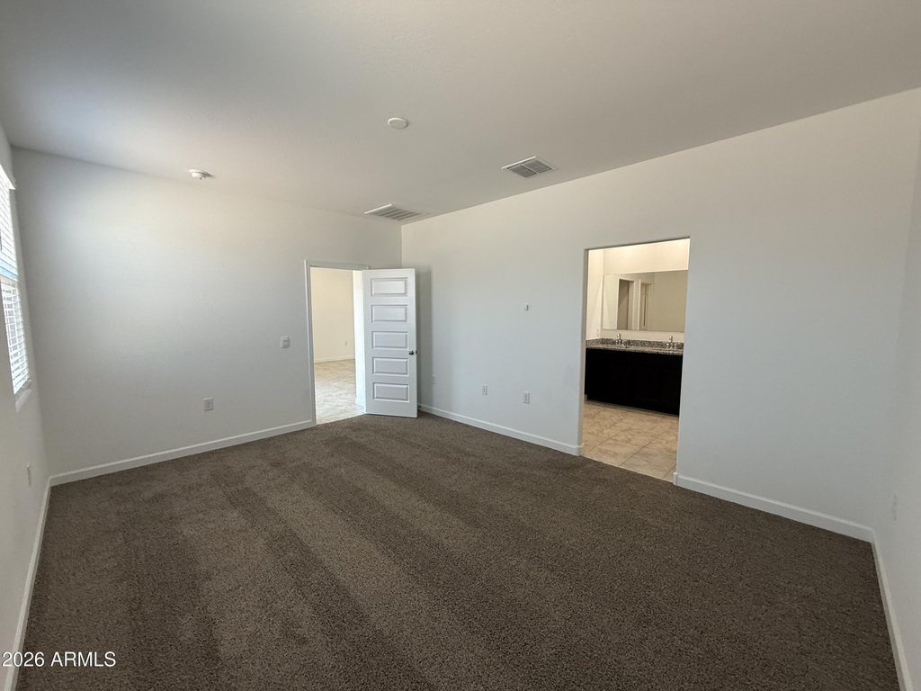 2474 W Sable Avenue - Photo 21