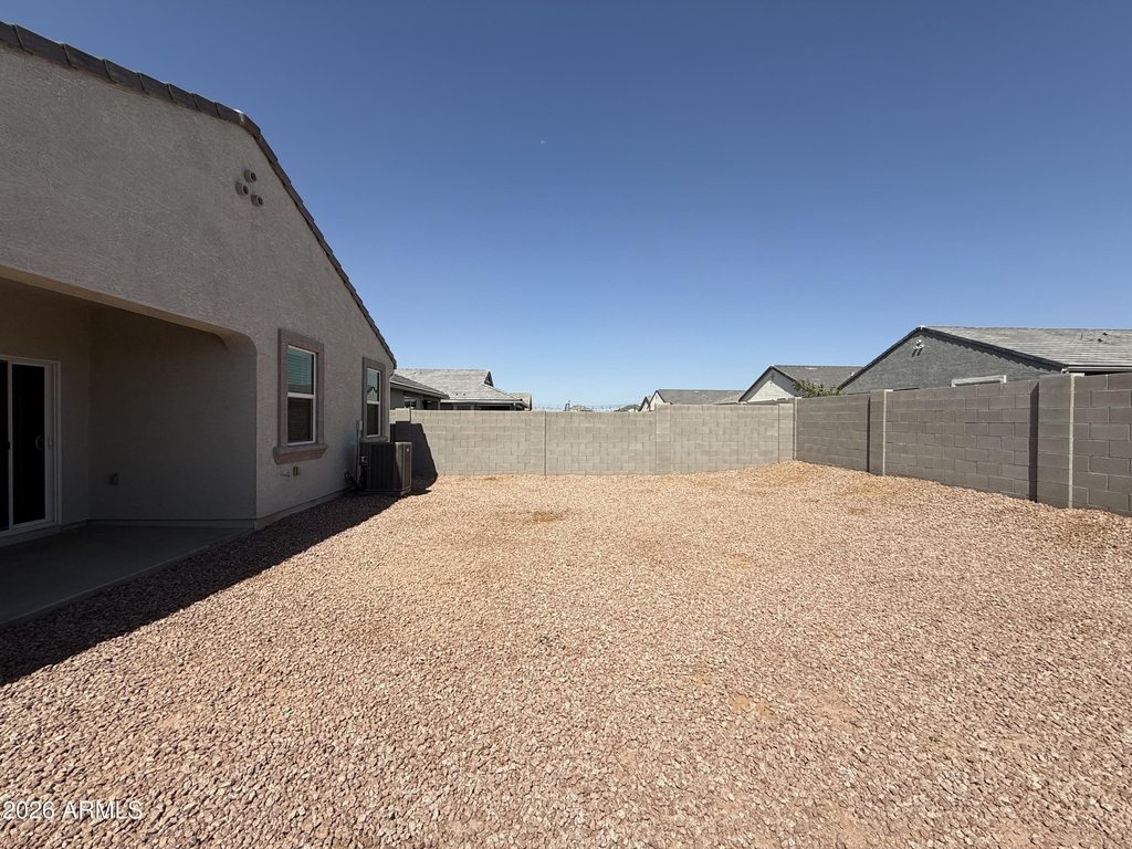 2474 W Sable Avenue - Photo 28