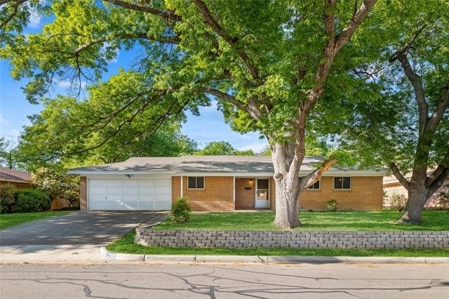 7108 Willis Avenue - Photo 0
