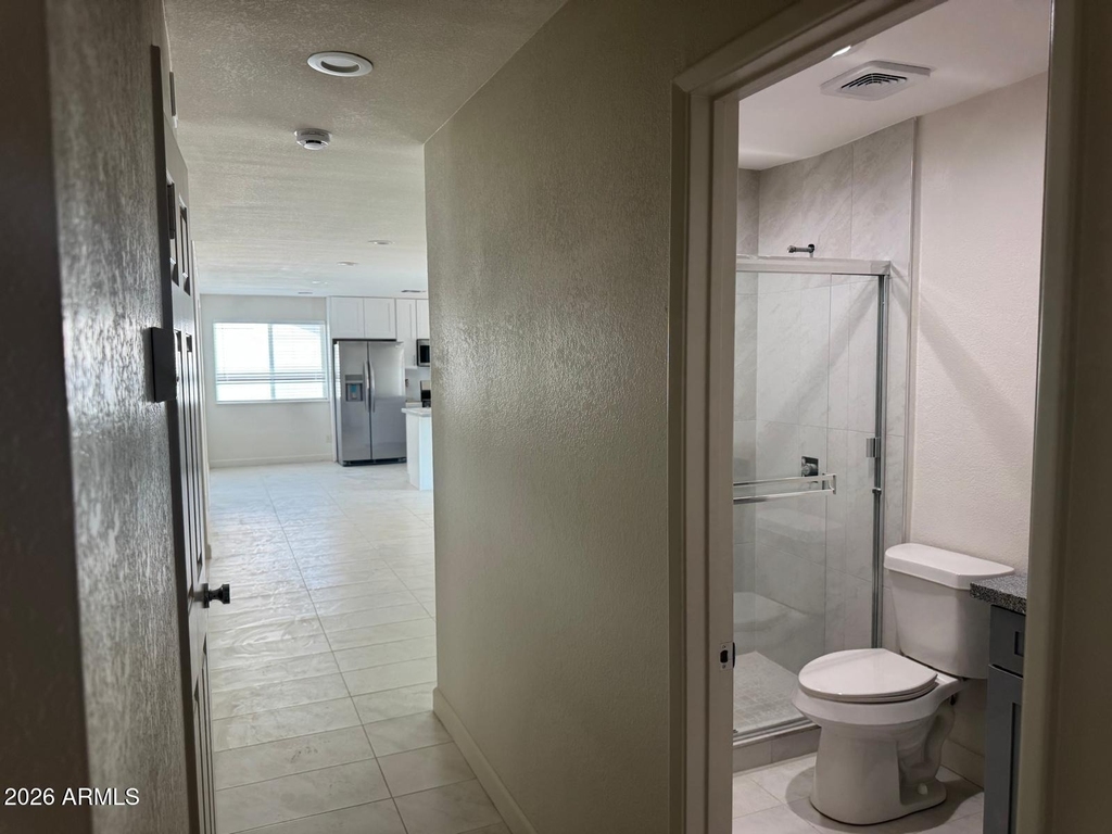 8837 W Highland Avenue - Photo 18