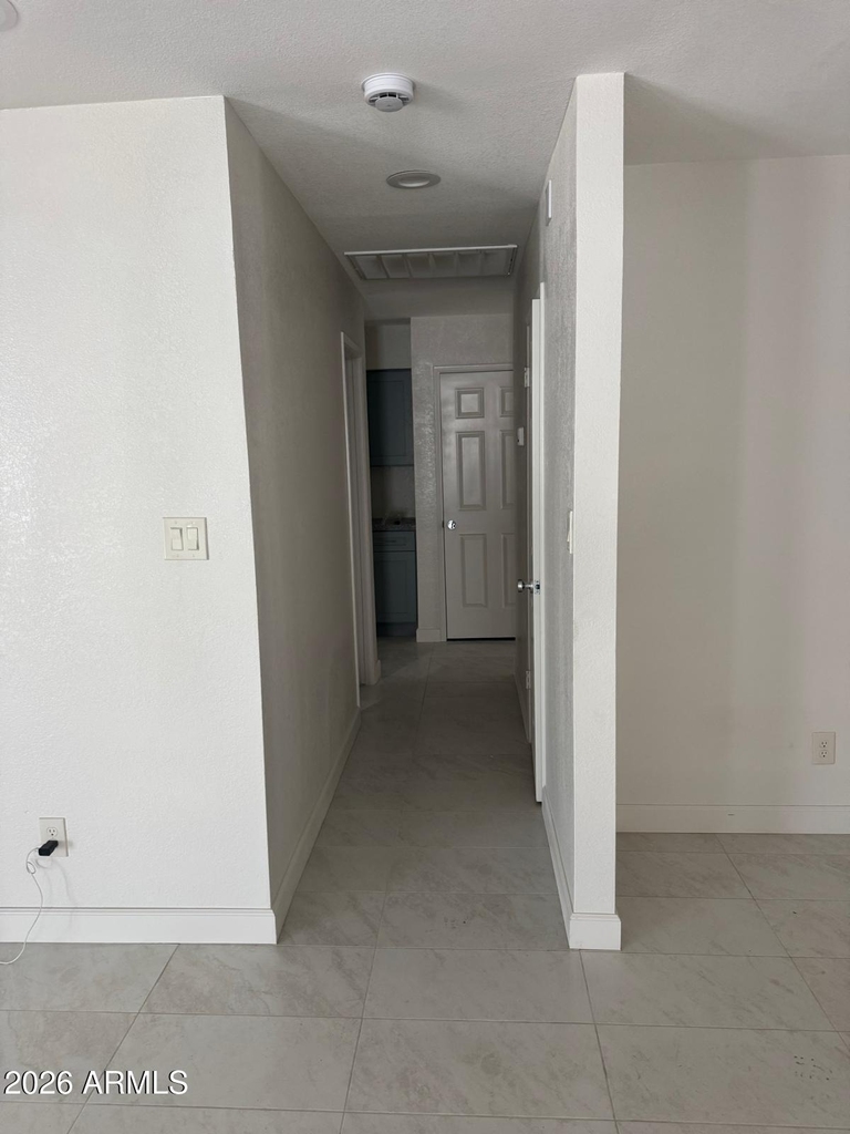 8837 W Highland Avenue - Photo 9