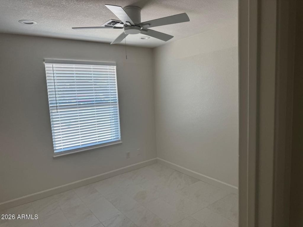 8837 W Highland Avenue - Photo 11