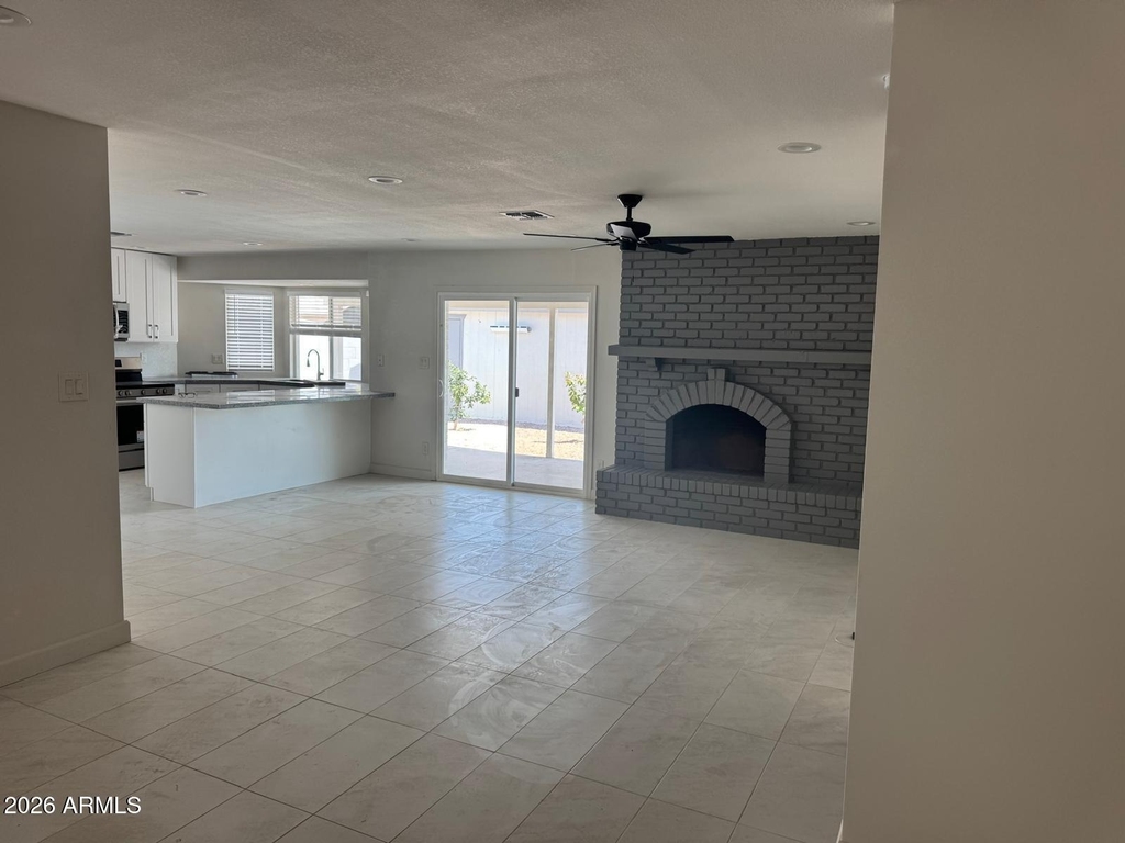 8837 W Highland Avenue - Photo 15