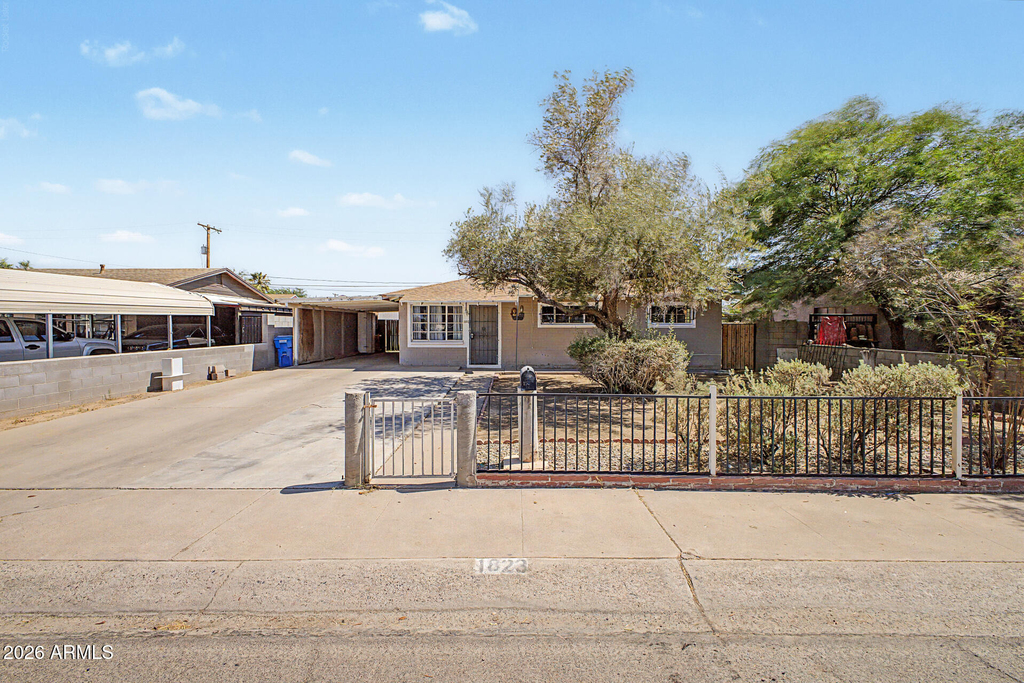 1823 E Sunland Avenue - Photo 0