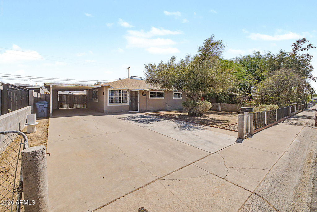 1823 E Sunland Avenue - Photo 1