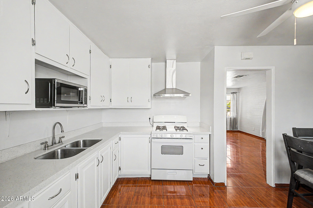 1823 E Sunland Avenue - Photo 11