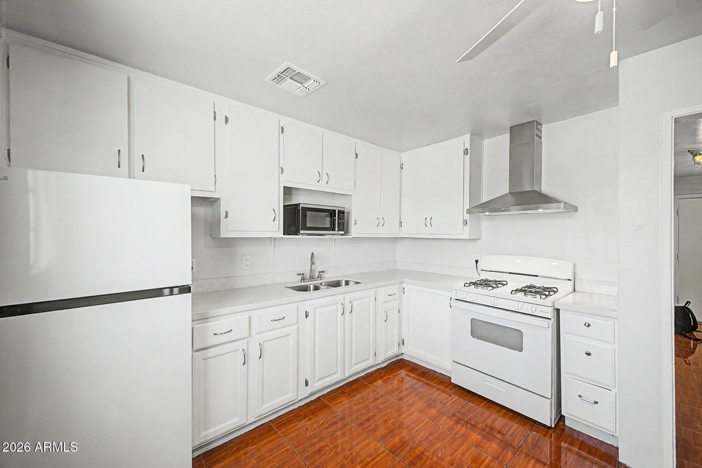 1823 E Sunland Avenue - Photo 10
