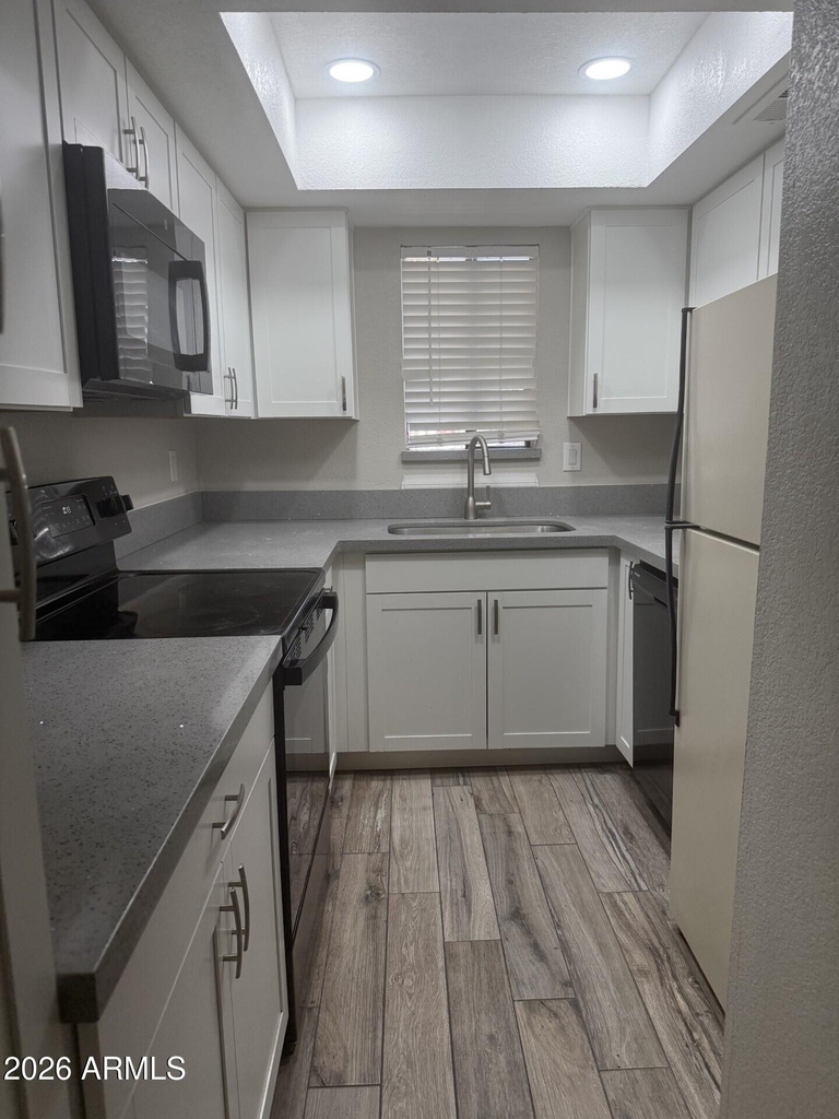 1215 E Lemon Street - Photo 4