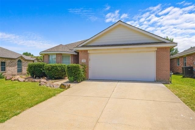1422 Fairfield Drive - Photo 2