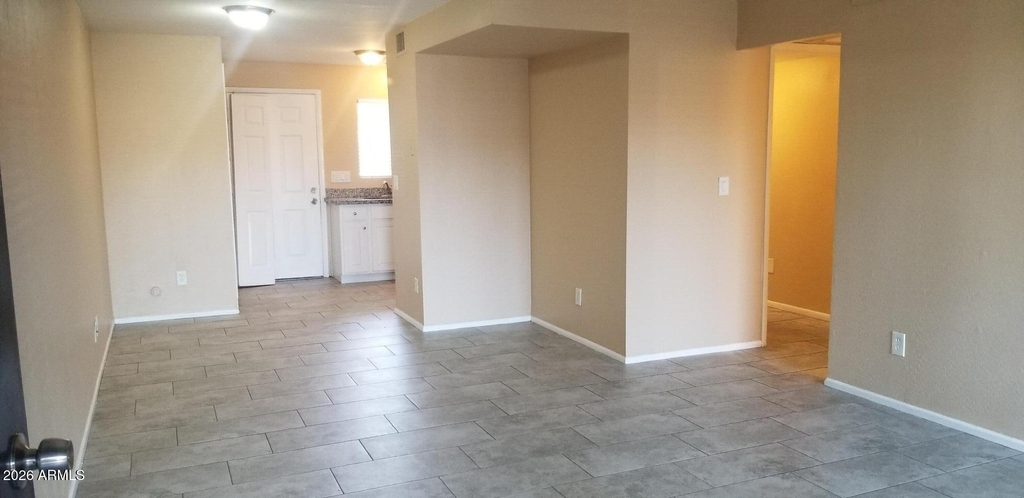 735 E Dana Avenue - Photo 1