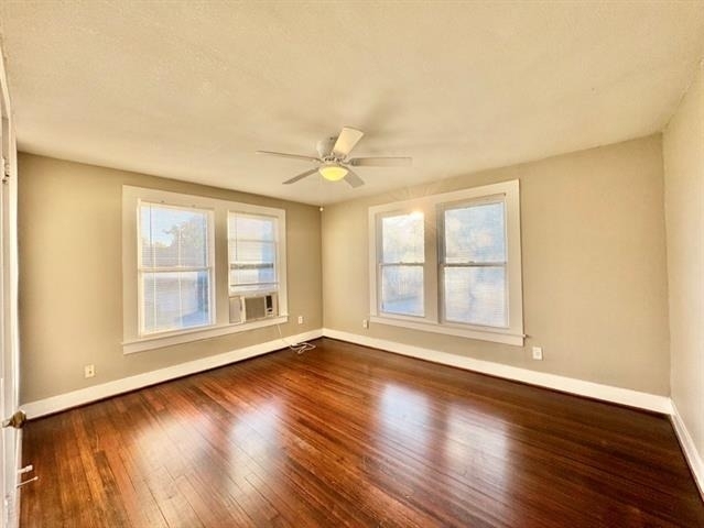 5738 Worth Street - Photo 4