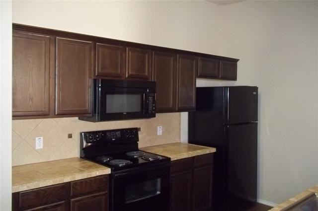 1432 Ravenwood Drive - Photo 3