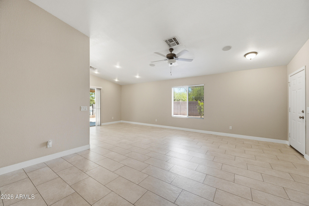 1616 E Desert Lane - Photo 4