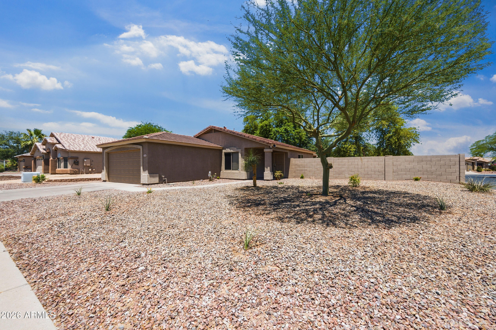 1616 E Desert Lane - Photo 0
