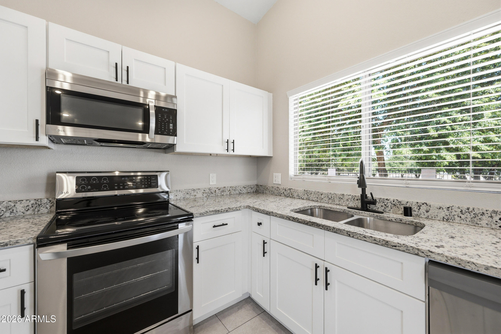 1616 E Desert Lane - Photo 9