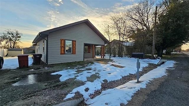 706 N Main Street - Photo 0