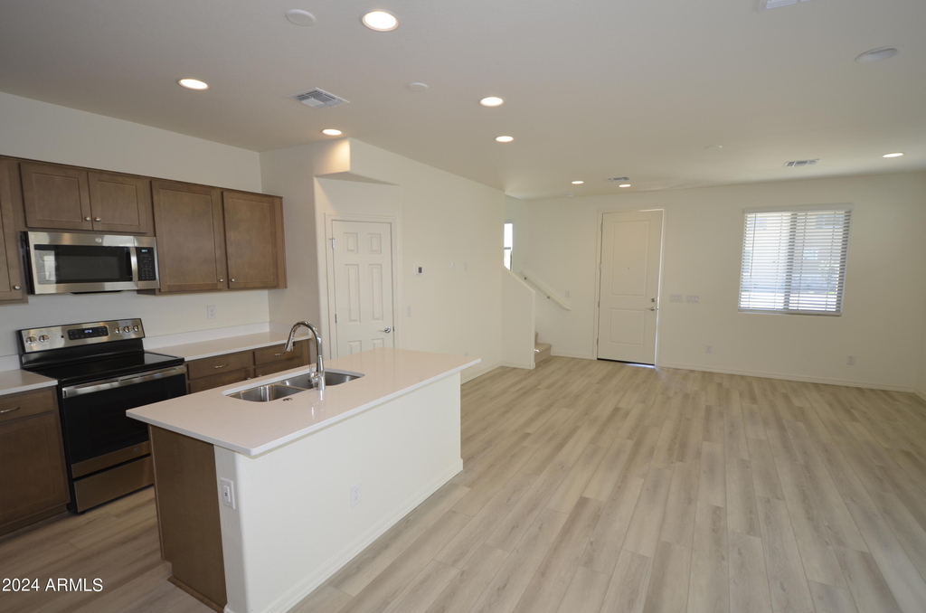 1306 W Sparrow Drive - Photo 2