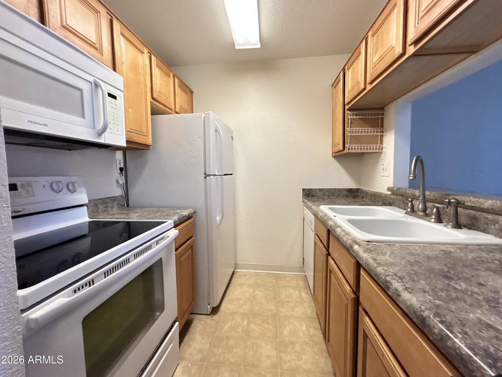 14203 N 19th Avenue - Photo 7