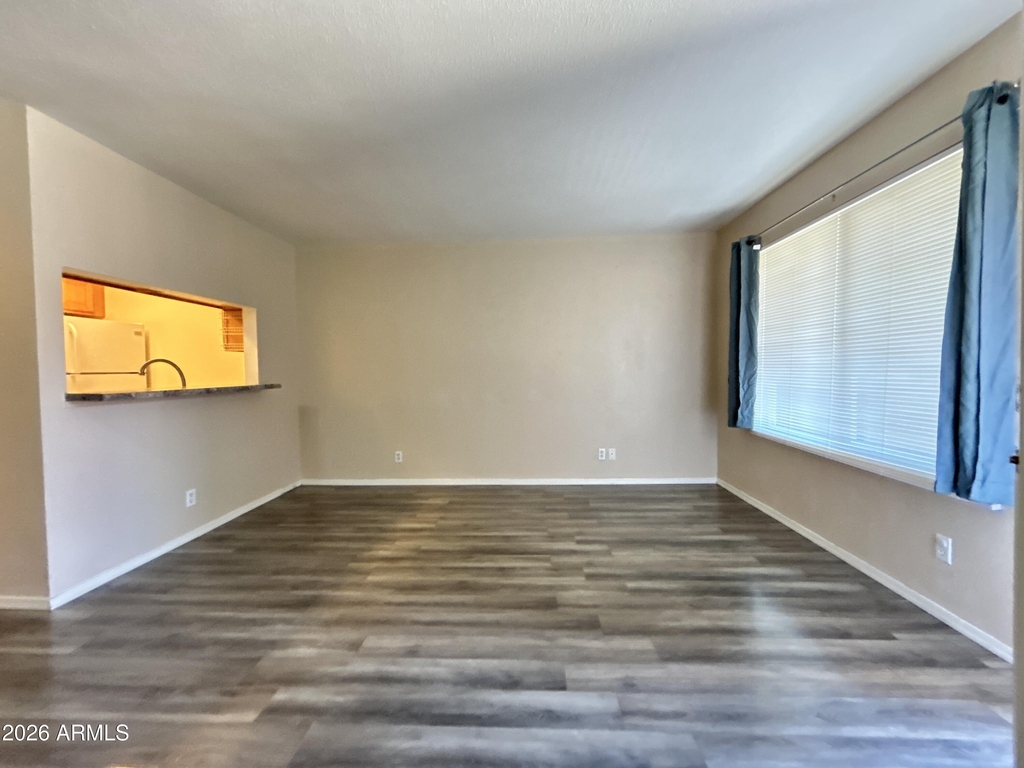 14203 N 19th Avenue - Photo 4