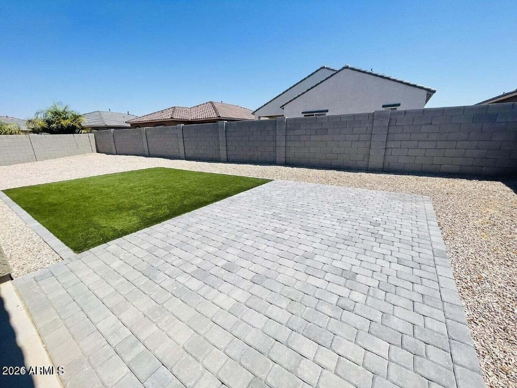 43691 W Yucca Lane - Photo 17
