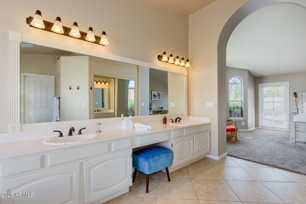 1585 W Honeysuckle Lane - Photo 17