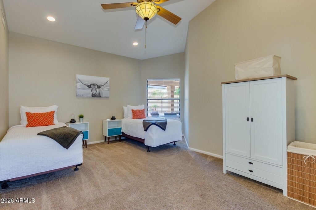 1585 W Honeysuckle Lane - Photo 19