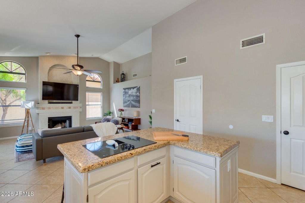 1585 W Honeysuckle Lane - Photo 8