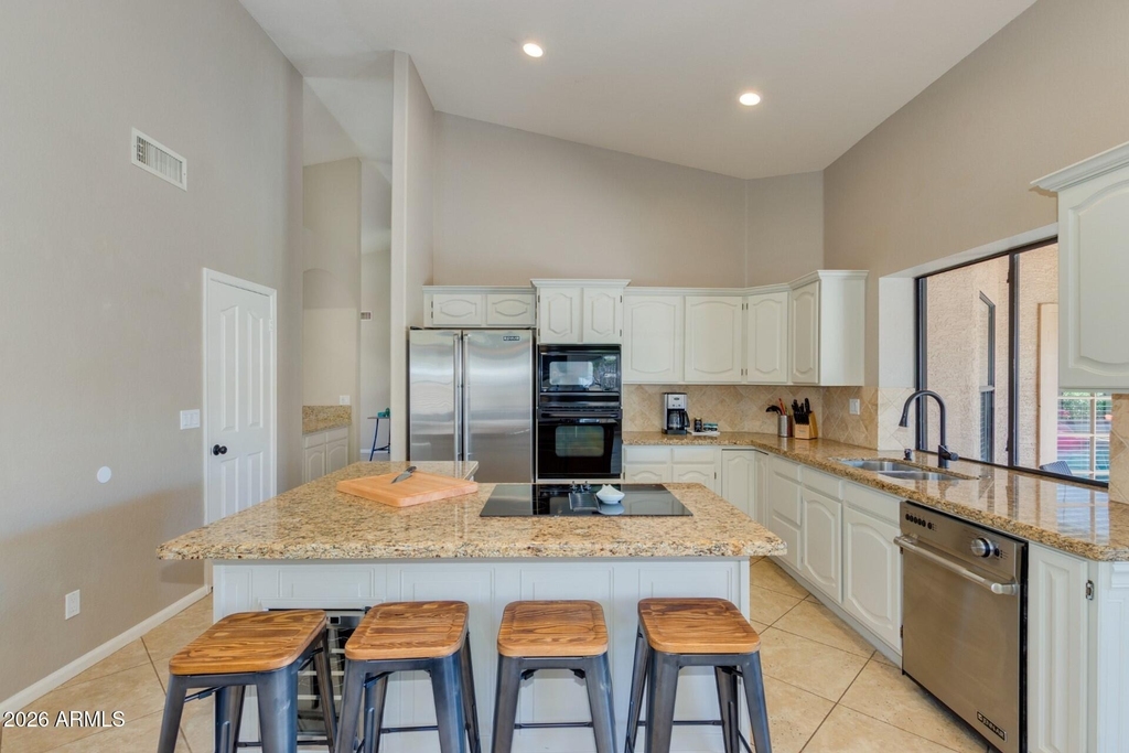 1585 W Honeysuckle Lane - Photo 9