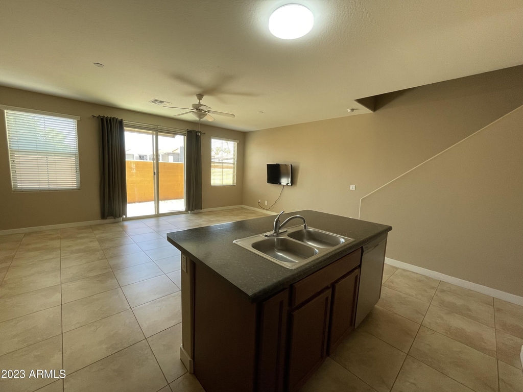 1143 E Cedar Street - Photo 4