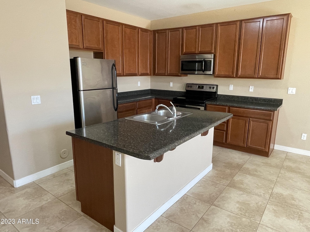 1143 E Cedar Street - Photo 5